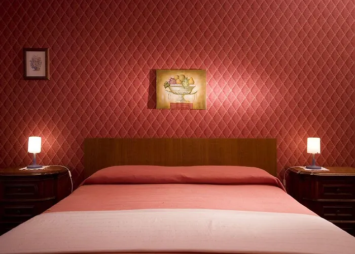 Night And Day Hotel *